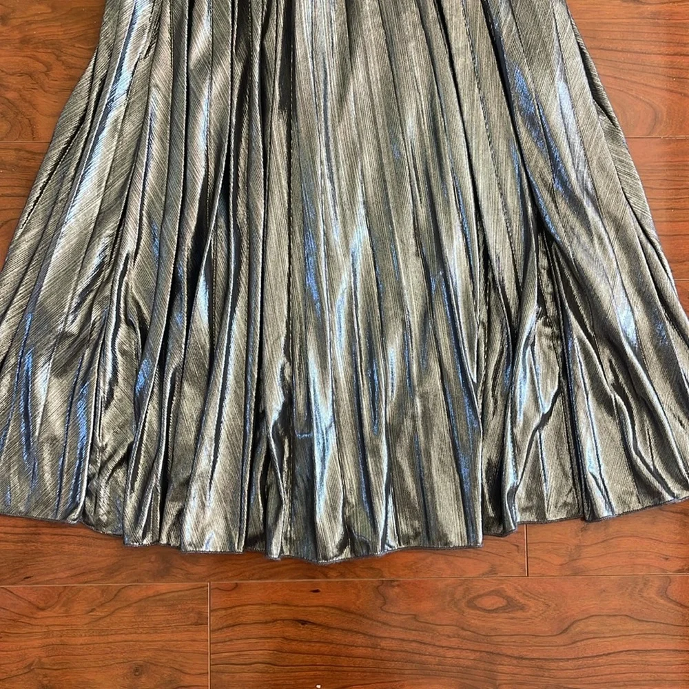 NWT Angie Silver Metallic Pleated Midi Skirt